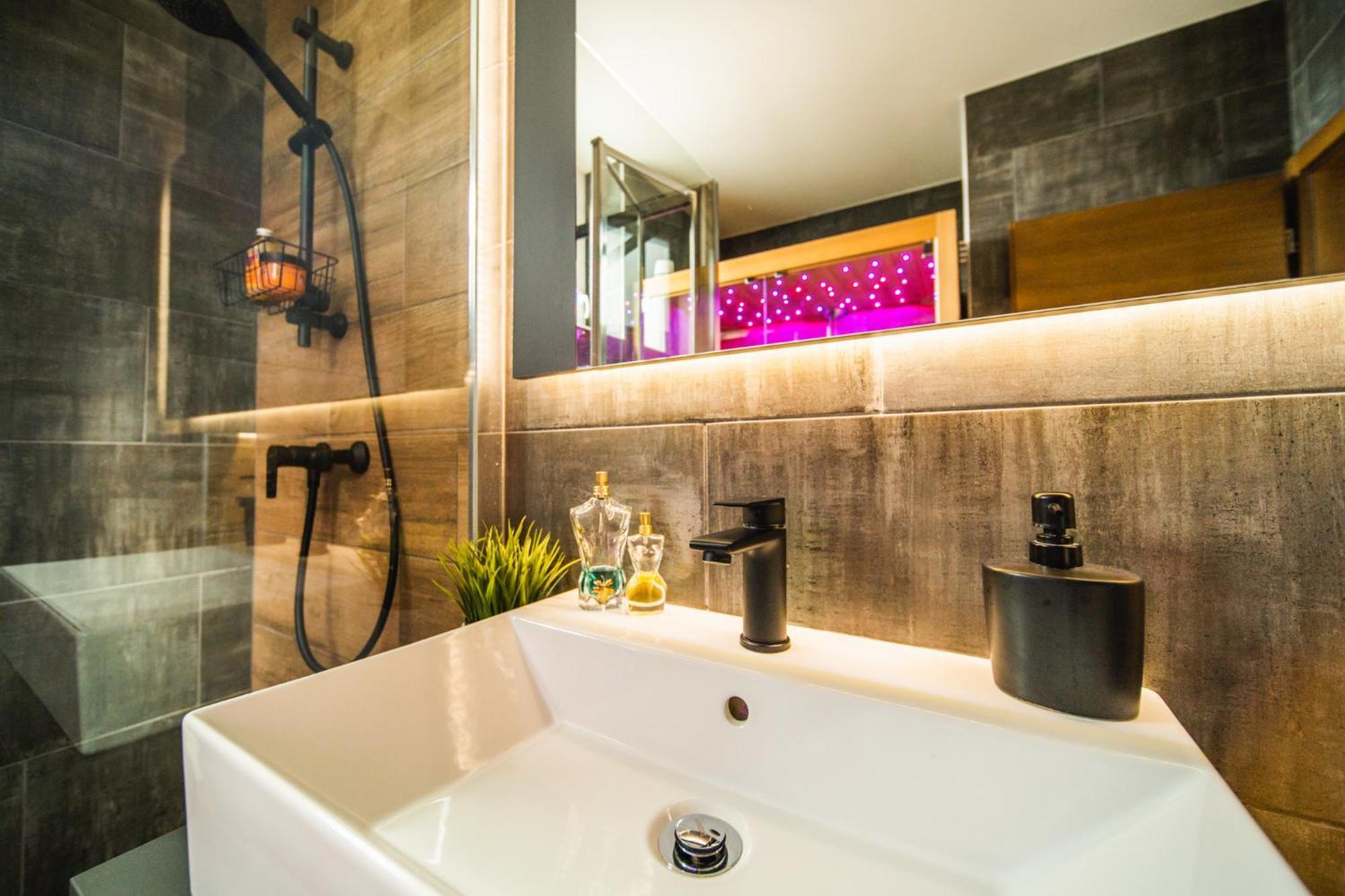 K Relax Place, Varazdinske Toplice, Modern Home With Sauna, Jacuzzi, Wifi Extérieur photo